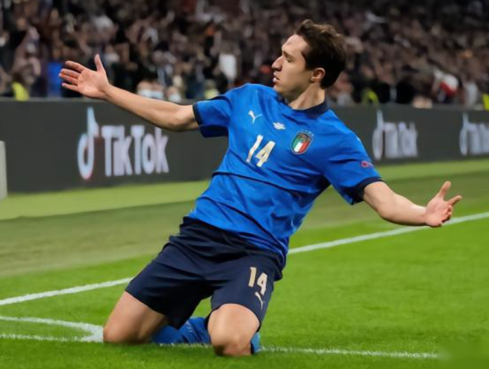 利物浦锋线困境下：乔科尔谈基耶萨机会与萨拉赫问题