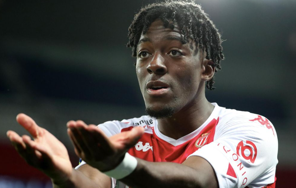 巴萨冬窗引援困境：迪萨西成潜在选项但困难重重